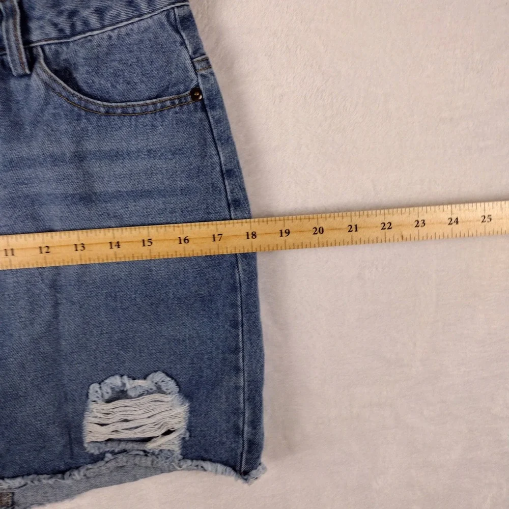 Forever 21 Contemporary Blue Distressed Denim Mini Skirt Raw Hem Womens Medium‎